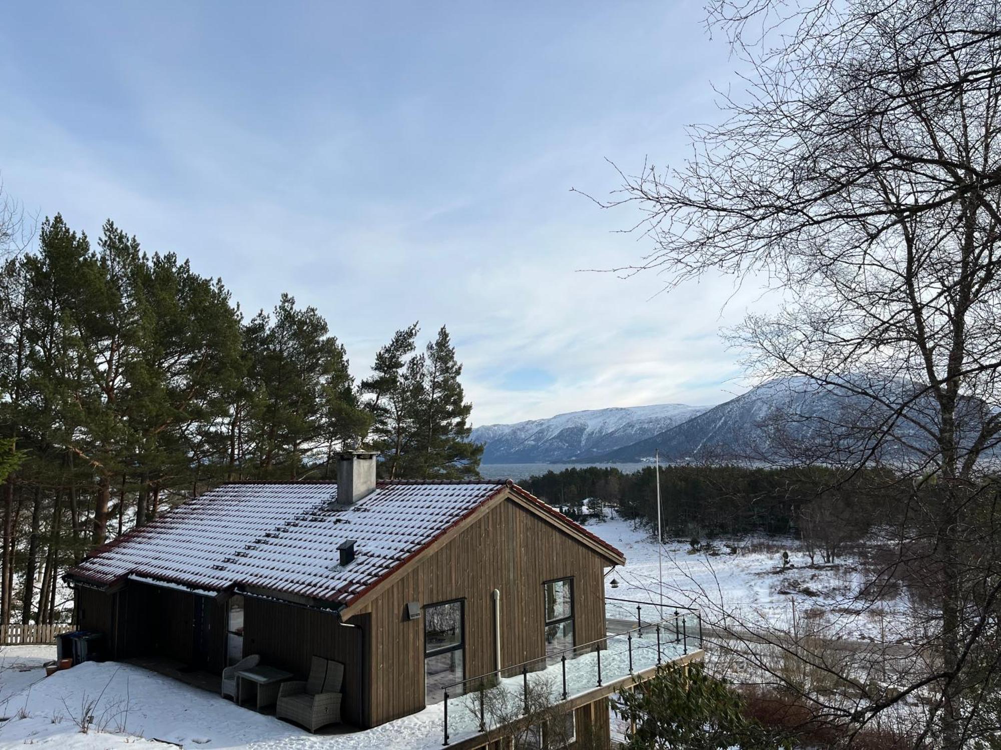 Villa Bosdalhuset à Lavik  Extérieur photo